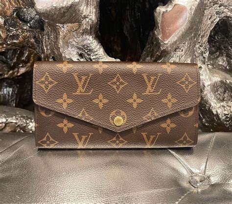 lv azur sarah wallet|sarah wallet in monogram.